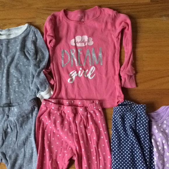 Pajamas and play clothes - Picture 3 of 6